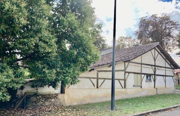 MAISON AVEC JARDIN COEUR DE VILLAGE