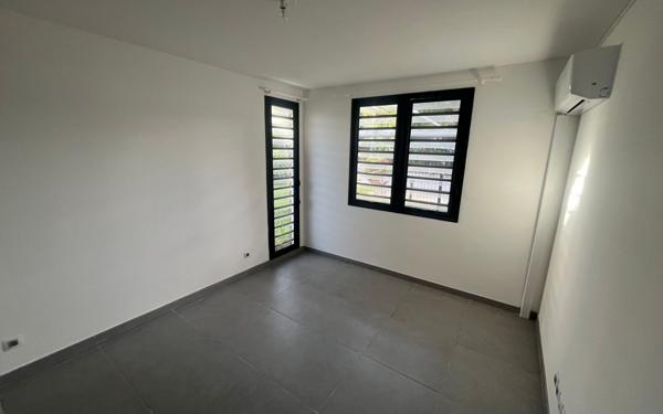 Appartement à vendre    3 pièces •  Cayenne