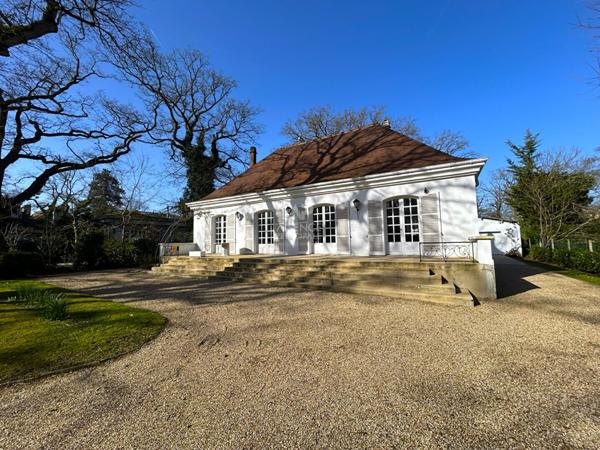 Maison Verneuil Sur Seine 9 pièce(s) 215 m2 €705 000 ** - Référence 1477