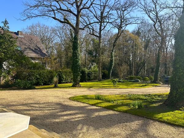 Maison Verneuil Sur Seine 9 pièce(s) 215 m2 €705 000 ** - Référence 1477