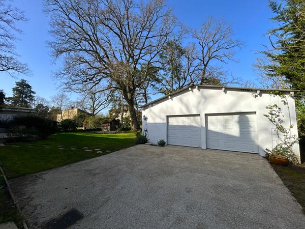 Maison Verneuil Sur Seine 9 pièce(s) 215 m2 €705 000 ** - Référence 1477