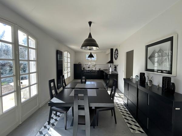 Maison Verneuil Sur Seine 9 pièce(s) 215 m2 €705 000 ** - Référence 1477