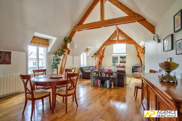 Appartement Hyper-centre 8 pièce(s) 186 m2 €1 300 000 ** - Référence 13133