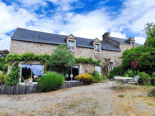 Longère à vendre à Moustoir-Ac 3 chambres - 4860 M² de terrain - piscine