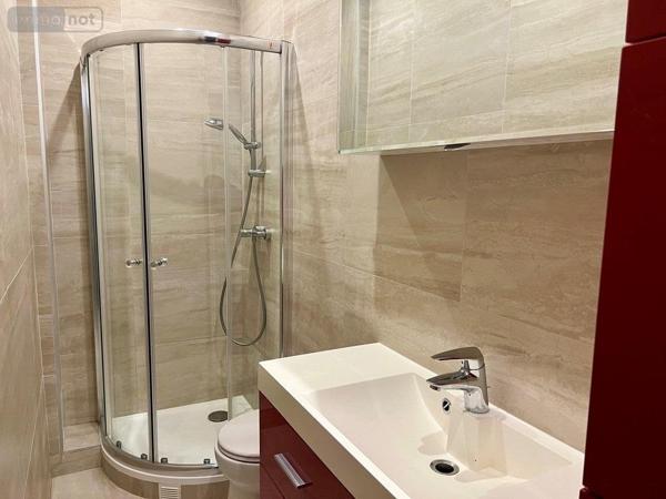 Appartement à louer à Paris 18e arrondissement à Paris (75018), ref : 76065-L364