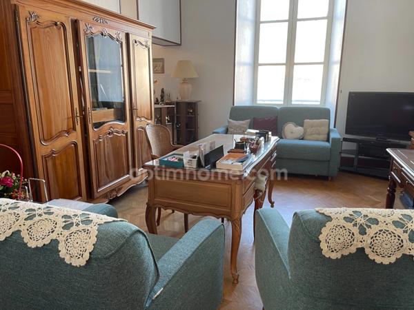 Appartement à vendre 5 pièces SAINT YRIEIX LA PERCHE (87)