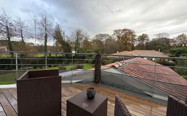 Maison à vendre    5 pièces •  Azur