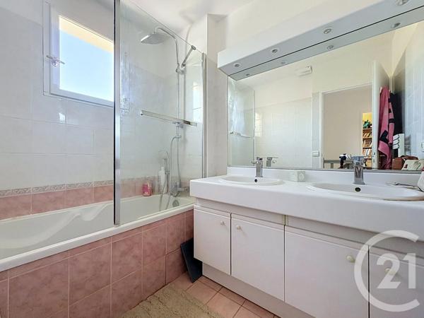 Maison à vendre  6 pièces - 124 m 2   MOUGINS  - 06