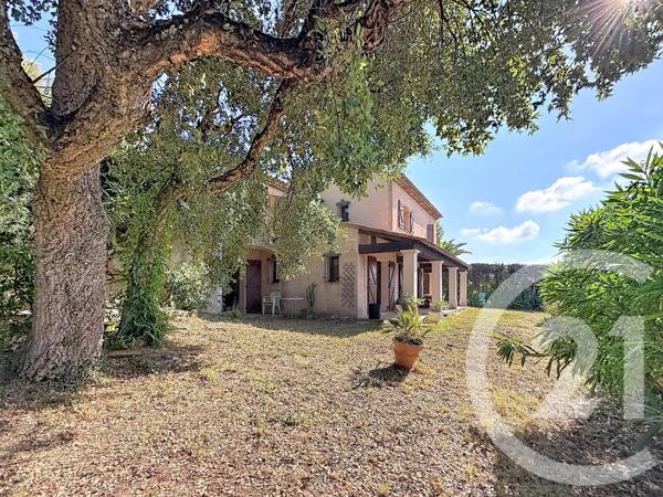 Maison à vendre  6 pièces - 124 m 2   MOUGINS  - 06