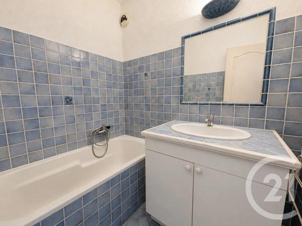 Appartement T2 à vendre  2 pièces - 45,40 m 2   COGOLIN  - 83
