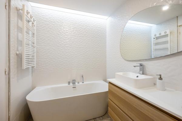***VISITE VIRTUELLE DISPONIBLE...SUPER ROUVIÈRE...MARSEILLE 9ᵉ...5 PIÈCES DE 118,56 M²...VUE MER PANORAMIQUE...GARAGE ET CAVE***