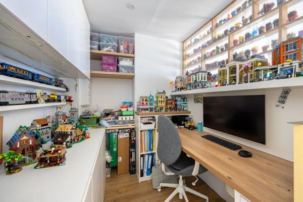 ***VISITE VIRTUELLE DISPONIBLE...SUPER ROUVIÈRE...MARSEILLE 9ᵉ...5 PIÈCES DE 118,56 M²...VUE MER PANORAMIQUE...GARAGE ET CAVE***