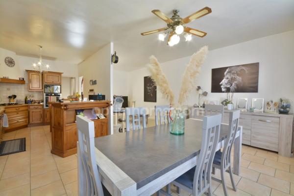 Maison Atypique de 250m2, 5 chambres, jardin et dépendance en plein Cœur d'Ivry-la-Bataille !