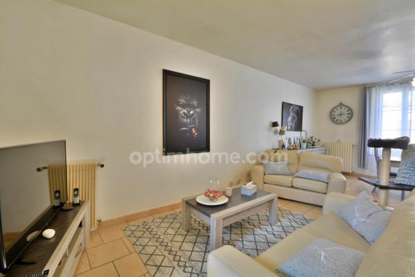 Maison Atypique de 250m2, 5 chambres, jardin et dépendance en plein Cœur d'Ivry-la-Bataille !