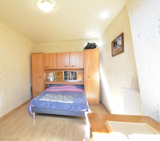 Maison Atypique de 250m2, 5 chambres, jardin et dépendance en plein Cœur d'Ivry-la-Bataille !