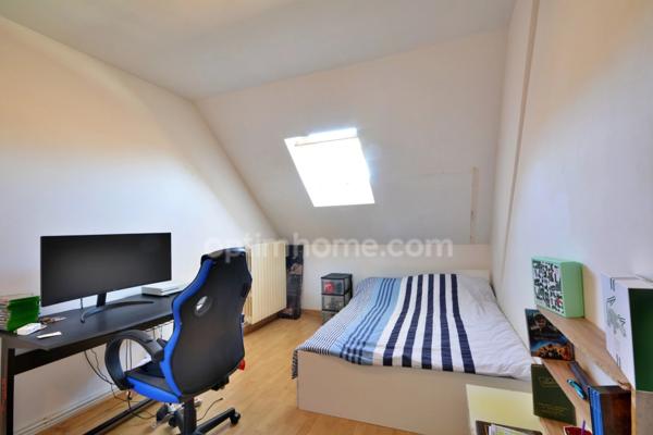 Maison Atypique de 250m2, 5 chambres, jardin et dépendance en plein Cœur d'Ivry-la-Bataille !