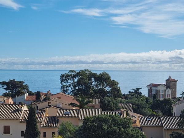 Saint-Aygulf T2 avec mezzanine vue mer garage