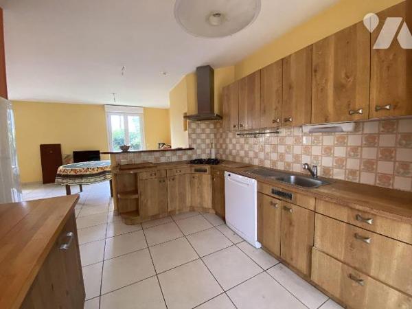 Idéalement située à deux pas du centre-bourg du Relecq-Kerhuon, cette maison de plain-pied vous...