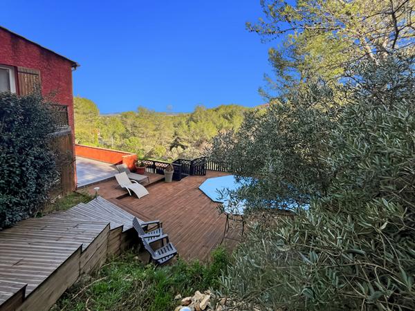 Maison Beaucaire avec studio et jardin