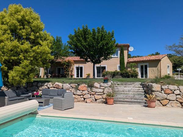 Maison Valensole 7 pièce(s) 198.8 m2 avec prestations haut de gamme à Valensole (04)