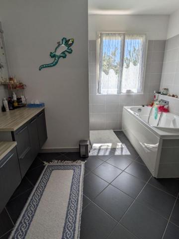 Maison Valensole 7 pièce(s) 198.8 m2 avec prestations haut de gamme à Valensole (04)