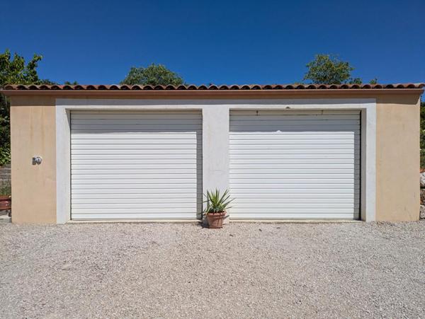 Maison Valensole 7 pièce(s) 198.8 m2 avec prestations haut de gamme à Valensole (04)