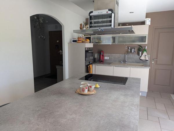 Maison Valensole 7 pièce(s) 198.8 m2 avec prestations haut de gamme à Valensole (04)