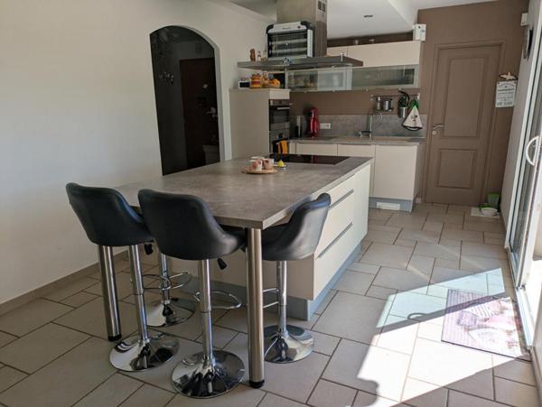 Maison Valensole 7 pièce(s) 198.8 m2 avec prestations haut de gamme à Valensole (04)