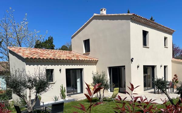 Maison à vendre    5 pièces •  Saint-Saturnin-lès-Avignon