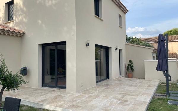 Maison à vendre    5 pièces •  Saint-Saturnin-lès-Avignon