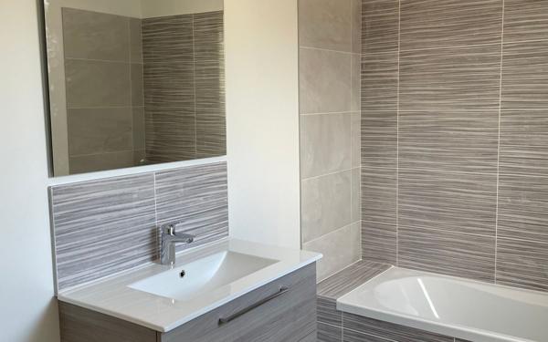 Maison à vendre    5 pièces •  Saint-Saturnin-lès-Avignon