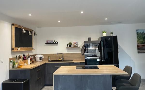 Maison à vendre    5 pièces •  Saint-Saturnin-lès-Avignon