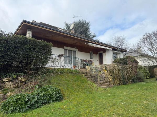 Maison traditionnelle sur sous-sol idéalement située