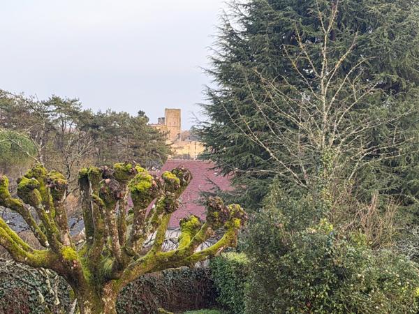 Maison traditionnelle sur sous-sol idéalement située