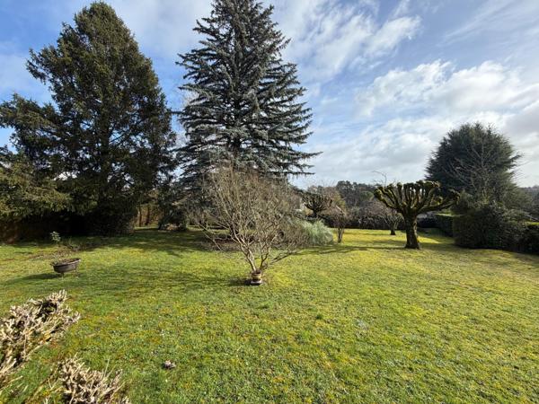 Maison traditionnelle sur sous-sol idéalement située