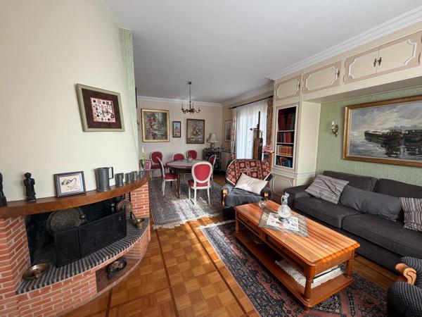 Maison traditionnelle sur sous-sol idéalement située