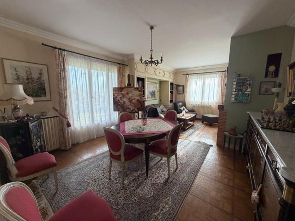 Maison traditionnelle sur sous-sol idéalement située