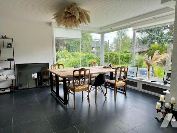 MAGNIFIQUE PLAIN PIED DE 235 M² SIGNE PAR L'ARCHITECTE Jean-Pierre WATEL CONSTRUIT SUR 3 400 M²...