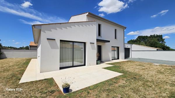 BELLE MAISON CONTEMPORAINE QUARTIER SOUCHE