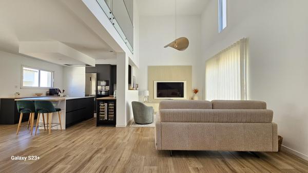 BELLE MAISON CONTEMPORAINE QUARTIER SOUCHE