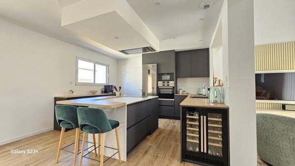 BELLE MAISON CONTEMPORAINE QUARTIER SOUCHE