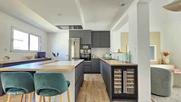 BELLE MAISON CONTEMPORAINE QUARTIER SOUCHE