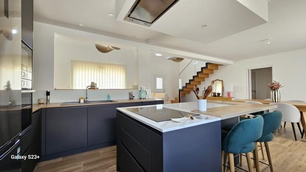 BELLE MAISON CONTEMPORAINE QUARTIER SOUCHE