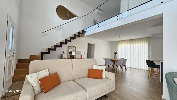 BELLE MAISON CONTEMPORAINE QUARTIER SOUCHE