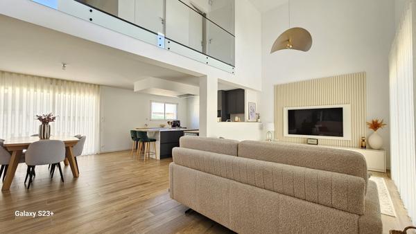 BELLE MAISON CONTEMPORAINE QUARTIER SOUCHE