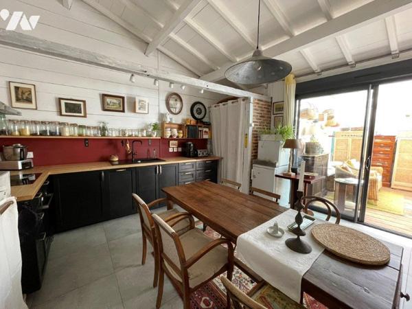 MIRANDE (GERS) Cœur de ville, belle maison de ville sur jardin/cour proche tous commerces à pied