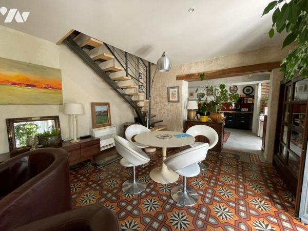 MIRANDE (GERS) Cœur de ville, belle maison de ville sur jardin/cour proche tous commerces à pied