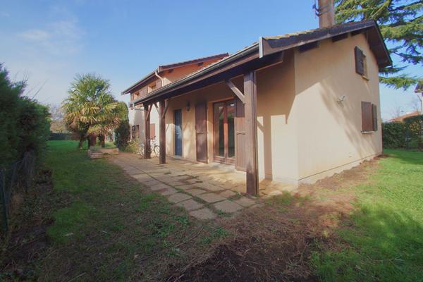 Maison  à louer 5 pièce(s) 136M² avec jardin d'environ 900m²