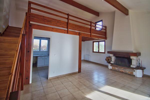 Maison  à louer 5 pièce(s) 136M² avec jardin d'environ 900m²