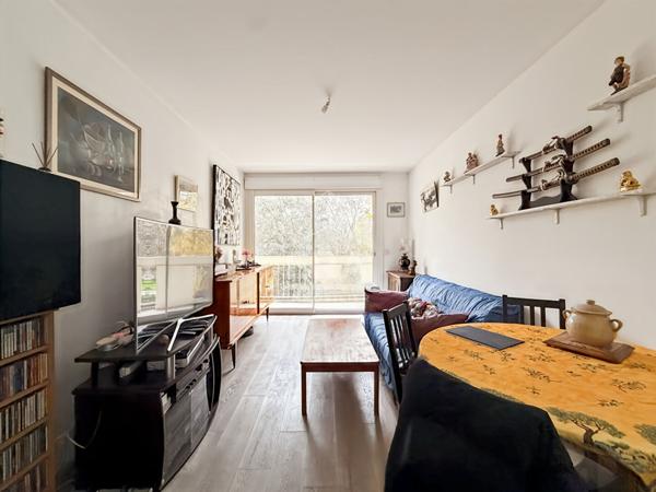 À vendre, appartement de Type 3 de 56 m2 + balcon + cave, Résidence du Roi d'Espagne,